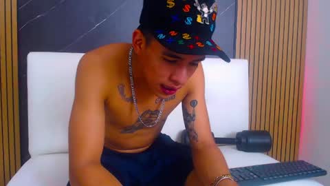 Snapshot of lian_jacob chatting on 05-15-26, 07:26 Lian Jacob online show from 05-15-26, 07:26