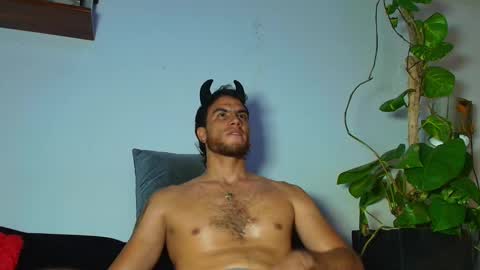 Lian Oconner online show from 10-26-25, 02:17