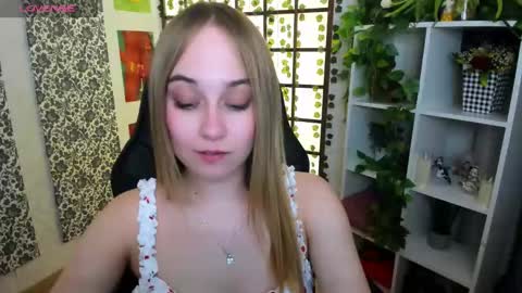 Liana online show from 03-11-25, 05:38