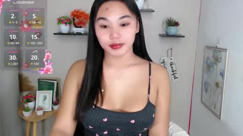 Snapshot of liane_mei chatting on 06-08-26, 03:18 Liane online show from 06-08-26, 03:18