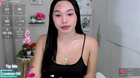 Snapshot of liane_mei chatting on 06-18-26, 03:51 Liane online show from 06-18-26, 03:51