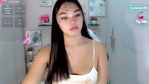 Snapshot of liane_mei chatting on 06-30-26, 04:35 Liane online show from 06-30-26, 04:35