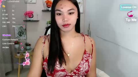 Snapshot of liane_mei chatting on 07-09-26, 12:26 Liane online show from 07-09-26, 12:26