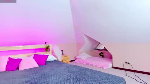 Lian online show from 10-19-25, 06:36