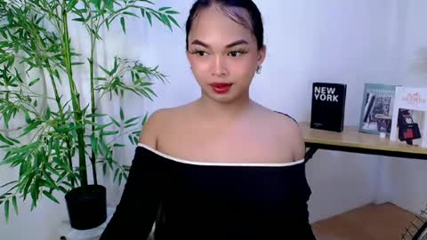 Snapshot of lianna_fox69 chatting on 06-19-26, 07:39 CALL ME LIANNA online show from 06-19-26, 07:39