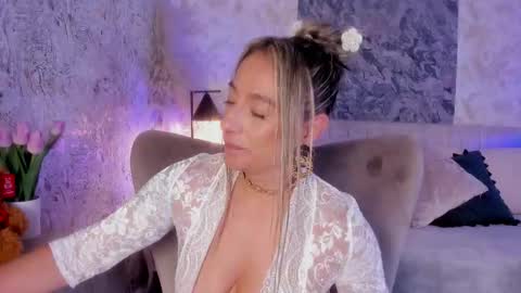 Snapshot of liannaa_ chatting on 10-02-25, 06:04 Lian online show from 10-02-25, 06:04