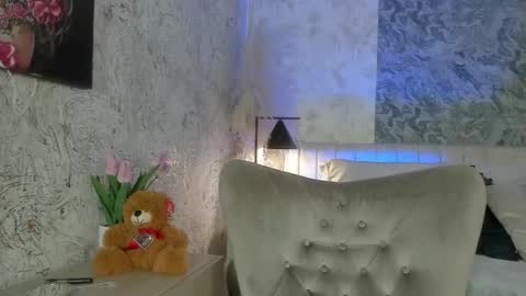 Snapshot of liannaa_ chatting on 10-23-25, 07:45 Lian online show from 10-23-25, 07:45