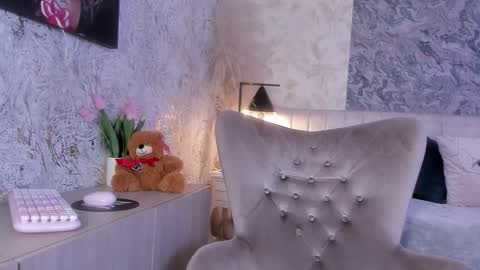 Snapshot of liannaa_ chatting on 11-15-25, 07:43 Lian online show from 11-15-25, 07:43