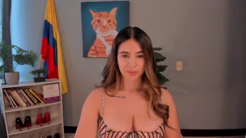 Snapshot of liapearce chatting on 06-27-26, 01:28 Lia online show from 06-27-26, 01:28