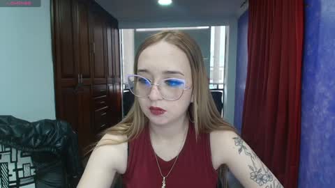 Snapshot of liaroberts1 chatting on 12-02-24, 07:49 Lia Roberts online show from 12-02-24, 07:49