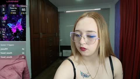 Snapshot of liaroberts1 chatting on 12-05-24, 09:17 Lia Roberts online show from 12-05-24, 09:17