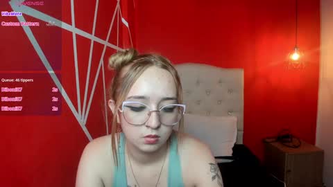 Snapshot of liaroberts1 chatting on 12-09-24, 06:14 Lia Roberts online show from 12-09-24, 06:14