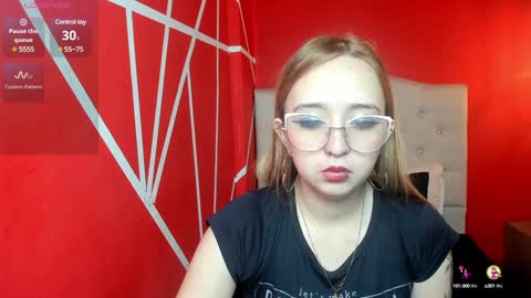 Snapshot of liaroberts1 chatting on 12-18-24, 12:07 Lia Roberts online show from 12-18-24, 12:07