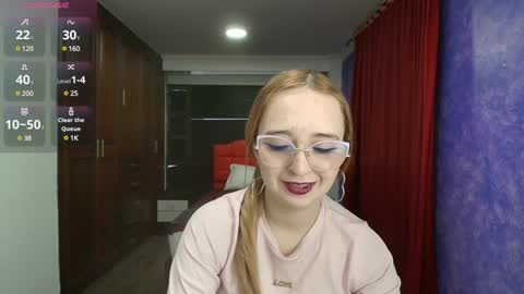 Snapshot of liaroberts1 chatting on 12-28-24, 12:03 Lia Roberts online show from 12-28-24, 12:03