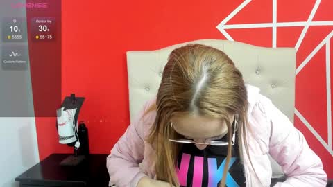 Snapshot of liaroberts1 chatting on 12-30-24, 12:09 Lia Roberts online show from 12-30-24, 12:09