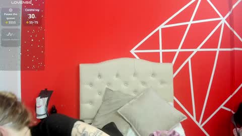Snapshot of liaroberts1 chatting on 01-04-25, 12:05 Lia Roberts online show from 01-04-25, 12:05