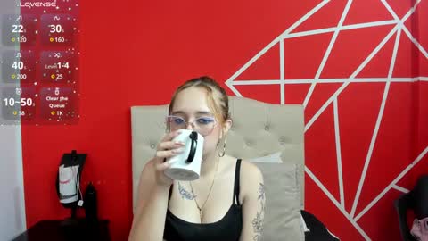 Snapshot of liaroberts1 chatting on 01-11-25, 12:07 Lia Roberts online show from 01-11-25, 12:07