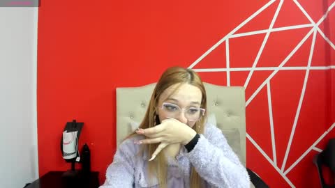 Snapshot of liaroberts1 chatting on 01-13-25, 12:02 Lia Roberts online show from 01-13-25, 12:02