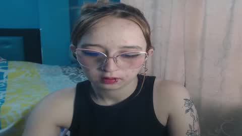 Snapshot of liaroberts1 chatting on 01-24-25, 12:10 Lia Roberts online show from 01-24-25, 12:10