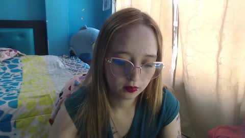 Snapshot of liaroberts1 chatting on 02-01-25, 03:07 Lia Roberts online show from 02-01-25, 03:07