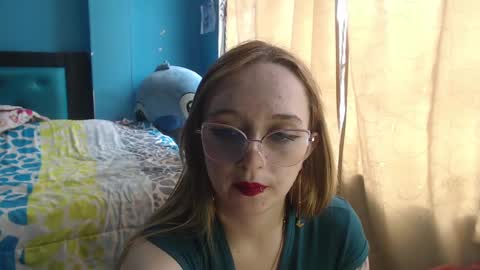 Snapshot of liaroberts1 chatting on 02-01-25, 06:08 Lia Roberts online show from 02-01-25, 06:08
