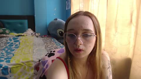 Snapshot of liaroberts1 chatting on 02-07-25, 03:08 Lia Roberts online show from 02-07-25, 03:08