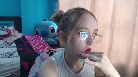 Snapshot of liaroberts1 chatting on 02-10-25, 12:18 Lia Roberts online show from 02-10-25, 12:18