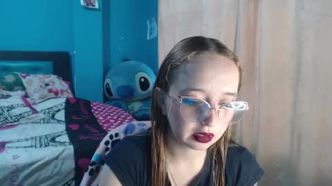 Snapshot of liaroberts1 chatting on 02-12-25, 12:01 Lia Roberts online show from 02-12-25, 12:01