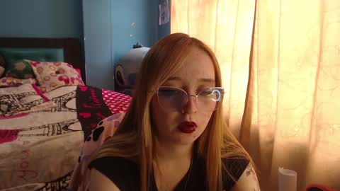 Snapshot of liaroberts1 chatting on 02-12-25, 03:05 Lia Roberts online show from 02-12-25, 03:05