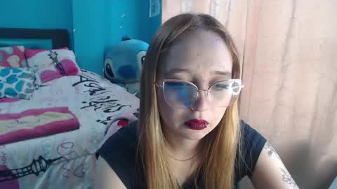 Snapshot of liaroberts1 chatting on 02-14-25, 12:03 Lia Roberts online show from 02-14-25, 12:03