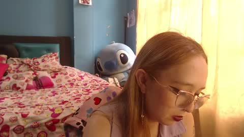 Snapshot of liaroberts1 chatting on 02-21-25, 06:37 Lia Roberts online show from 02-21-25, 06:37