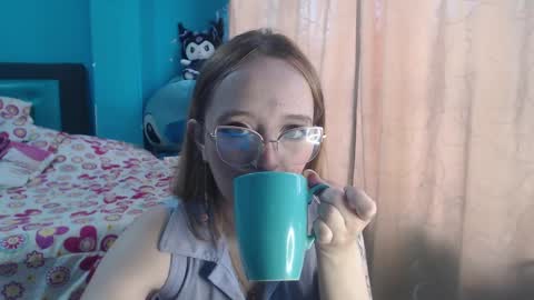 Snapshot of liaroberts1 chatting on 02-28-25, 11:58 Lia Roberts online show from 02-28-25, 11:58
