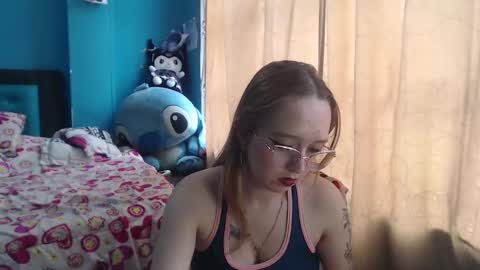 Snapshot of liaroberts1 chatting on 03-08-25, 03:35 Lia Roberts online show from 03-08-25, 03:35