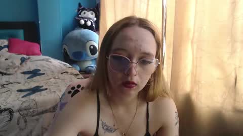 Snapshot of liaroberts1 chatting on 03-11-25, 03:12 Lia Roberts online show from 03-11-25, 03:12