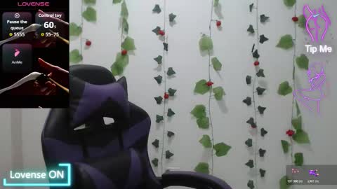Snapshot of liaroberts1 chatting on 02-06-26, 02:38 Lia Roberts online show from 02-06-26, 02:38
