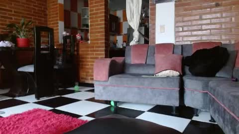 Snapshot of liarouse04 chatting on 05-11-26, 12:55 Liarouse04 online show from 05-11-26, 12:55