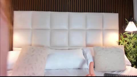  LIA TINK  online show from 11-22-25, 06:07