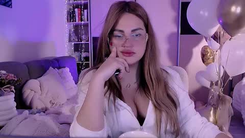 libra_mia online show from 10-13-25, 04:12