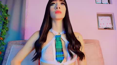 Snapshot of liccy_hall chatting on 01-15-26, 11:37 Valentina Hall online show from 01-15-26, 11:37