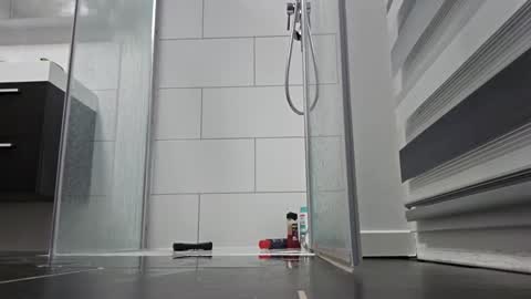 lickystrike1986 online show from 12-26-24, 04:04