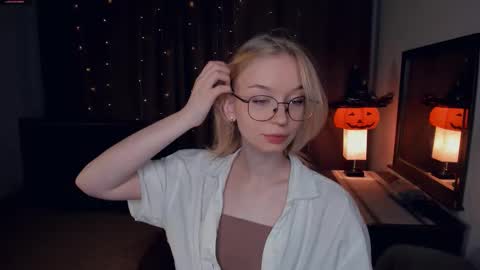 Snapshot of lidiaklemencic chatting on 10-29-25, 07:37 Ann online show from 10-29-25, 07:37