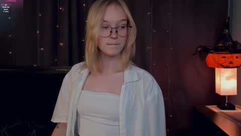 Snapshot of lidiaklemencic chatting on 10-30-25, 07:25 Ann online show from 10-30-25, 07:25