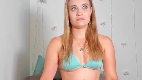 Snapshot of liebesophie chatting on 06-20-26, 03:15 Sophie online show from 06-20-26, 03:15