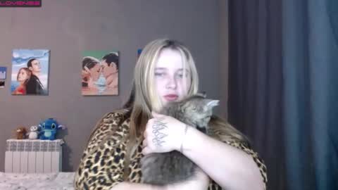 light_lunaa online show from 09-12-25, 01:55