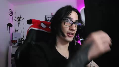 Snapshot of lightning_ezio chatting on 12-20-25, 04:41 Ezio online show from 12-20-25, 04:41