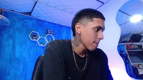 Snapshot of liiaam_lee_ chatting on 12-23-24, 03:33 Daniel online show from 12-23-24, 03:33