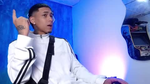 Snapshot of liiaam_lee_ chatting on 01-03-25, 12:52 Daniel online show from 01-03-25, 12:52