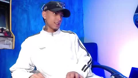 Snapshot of liiaam_lee_ chatting on 01-11-25, 01:01 Daniel online show from 01-11-25, 01:01