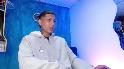 Snapshot of liiaam_lee_ chatting on 01-17-25, 01:03 Daniel online show from 01-17-25, 01:03