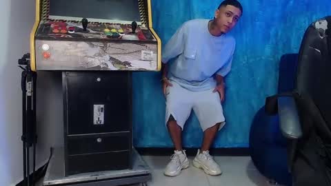 Snapshot of liiaam_lee_ chatting on 01-30-25, 01:21 Daniel online show from 01-30-25, 01:21